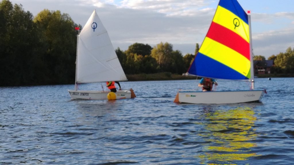 Kinder und Jugentraining auf dem Elfrather See voom TV Vennikel